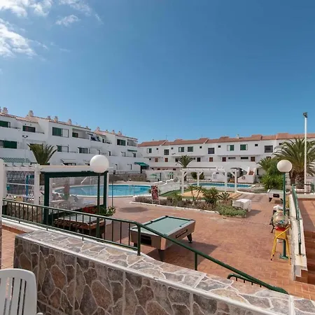 Cactus Pool View طوستا ديل سيلونثيو